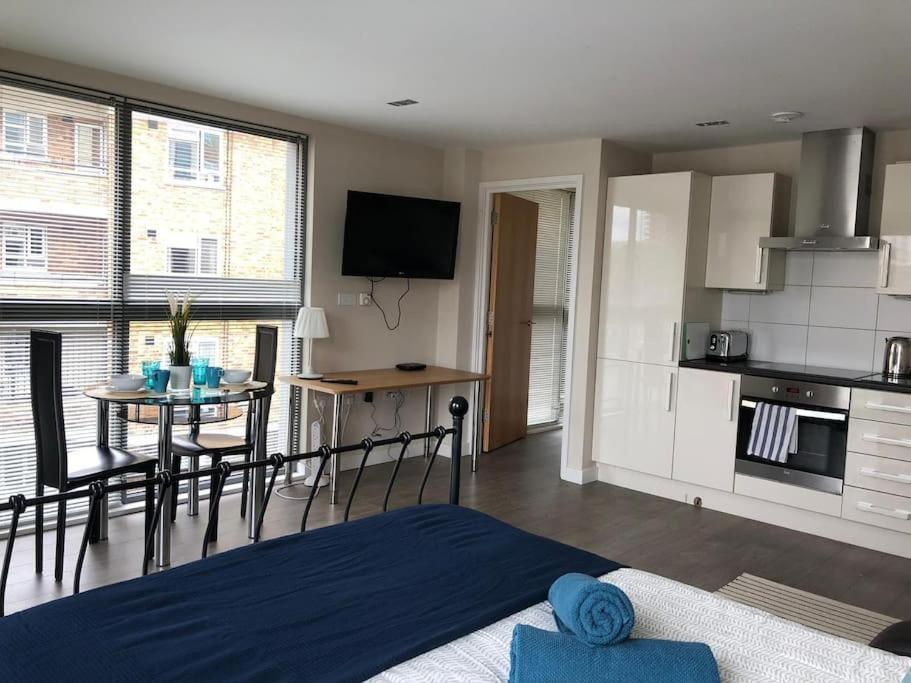 Studio Apartment Opposite Shoreditch Park Londra Esterno foto