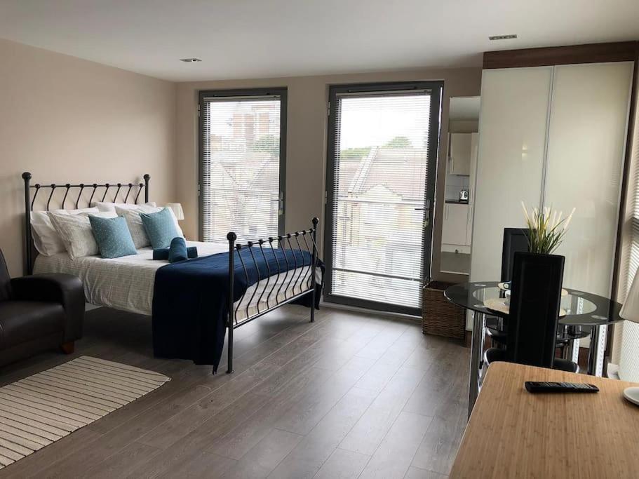 Studio Apartment Opposite Shoreditch Park Londra Esterno foto